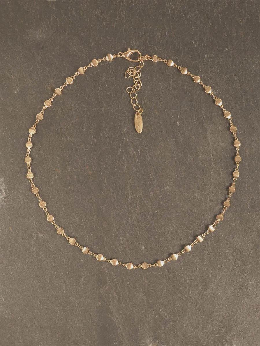 Short Fine Pill Chain Necklace Gold